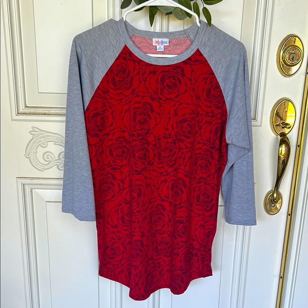 Roses 🌹 Raglan Sleeve Top